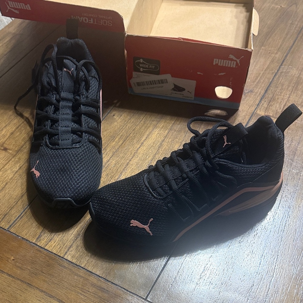 Puma Women’s Black and Pink Sneakers, Size 6
